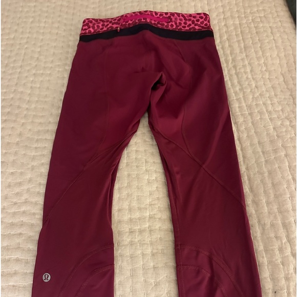 Maroon like new capri size 2 - Picture 1 of 2